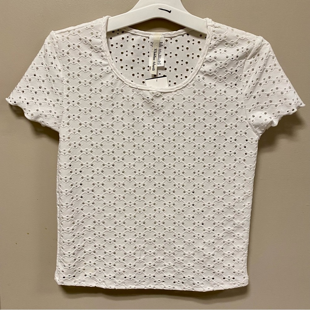 Reckless Hearts 💕 Sz M White Eyelet Top T Shirt NWT